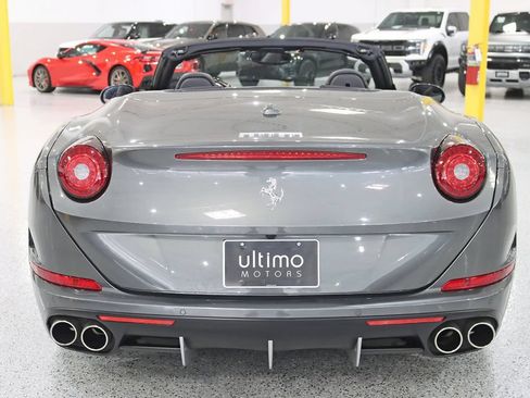 Used 2016 Ferrari California T RWD image 16