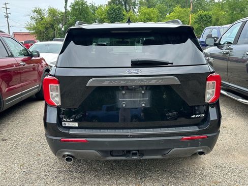 Used 2024 Ford Explorer XLT w/ Equipment Group 202A AWD/4WD image 4