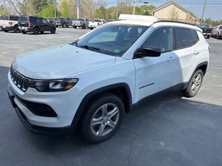 Used 2023 Jeep Compass Latitude video 3