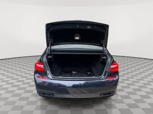 Used 2018 BMW 750i xDrive AWD/4WD image 21