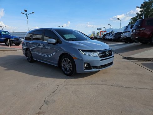 Used 2025 Honda Odyssey Touring image 5