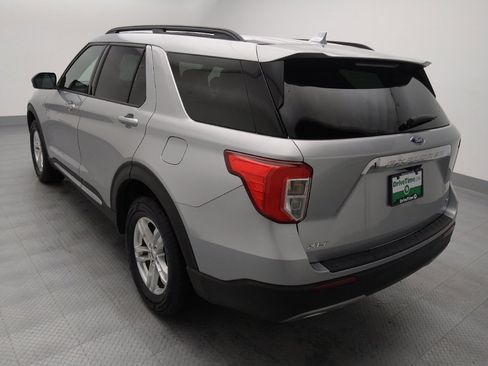 Used 2020 Ford Explorer XLT w/ Equipment Group 202A AWD/4WD image 5