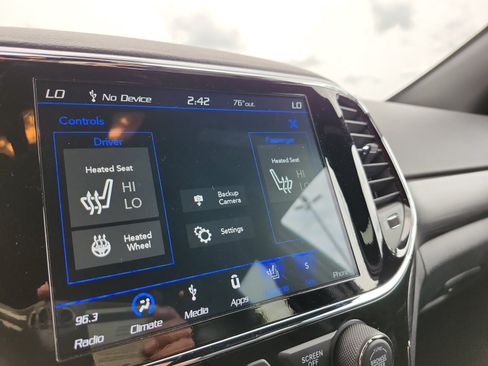 Used 2019 Jeep Grand Cherokee Altitude AWD/4WD image 22