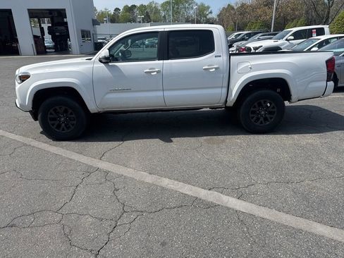 Used 2023 Toyota Tacoma SR5 w/ Technology Package image 5