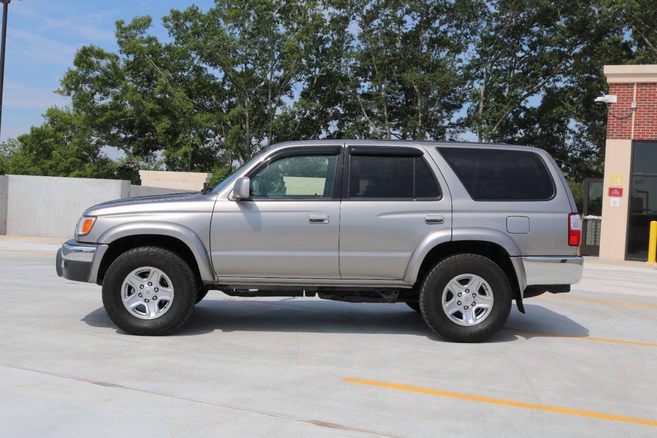 Used 2002 Toyota 4Runner SR5 AWD/4WD image 37