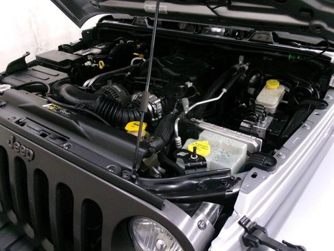 Used 2017 Jeep Wrangler Unlimited Sport AWD/4WD image 36