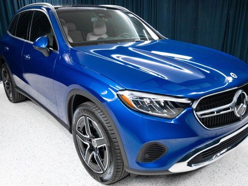 New 2026 Mercedes-Benz GLC 300 image 3