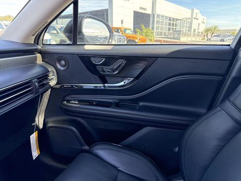 New 2026 Lincoln Corsair Reserve image 23