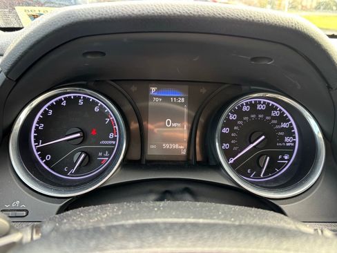 Used 2020 Toyota Camry SE image 12