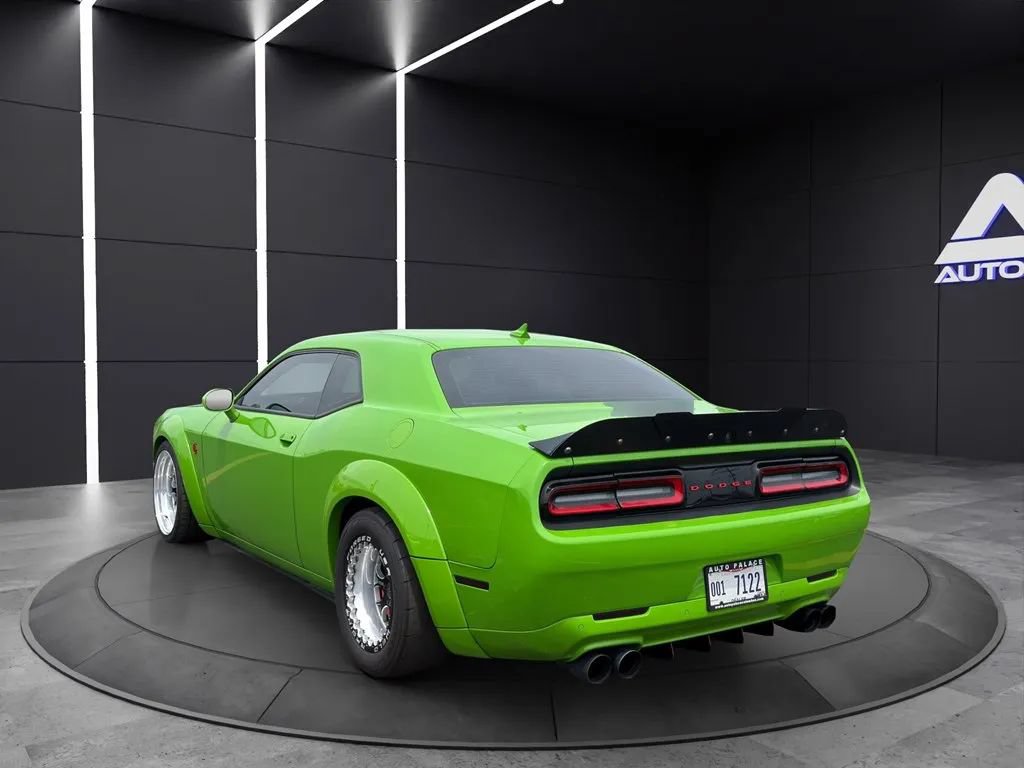 Used 2017 Dodge Challenger SRT Hellcat RWD image 4