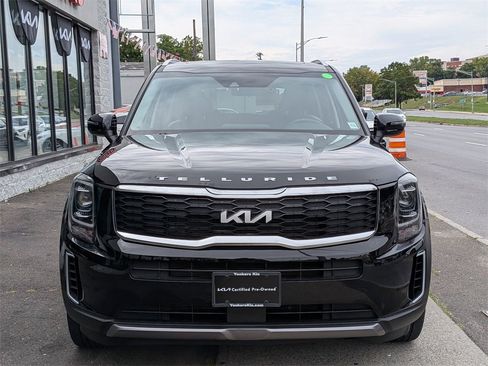 Certified 2022 Kia Telluride S image 3