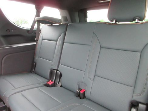 New 2026 GMC Yukon XL AT4 w/ AT4 Premium Plus Package AWD/4WD image 13