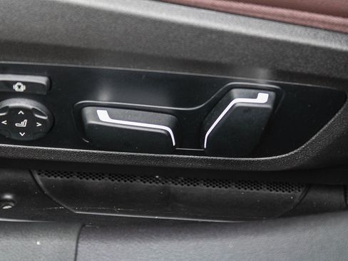 New 2026 BMW 330i Sedan w/ M Sport Package RWD image 17
