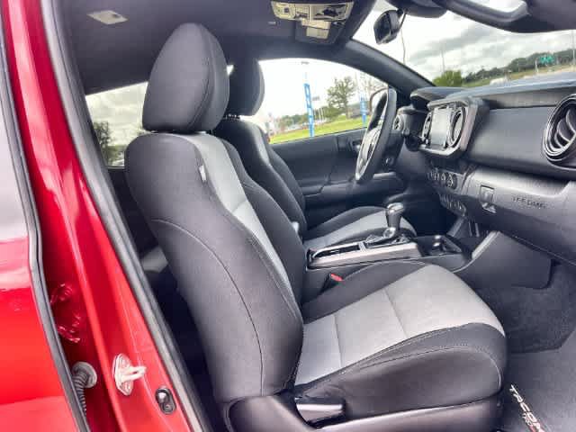 Used 2020 Toyota Tacoma TRD Off-Road w/ Technology Package AWD/4WD image 12