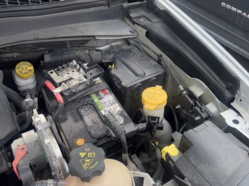 Used 2020 Jeep Renegade Latitude w/ Popular Equipment Group image 30