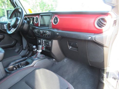 Used 2021 Jeep Gladiator Rubicon AWD/4WD image 14