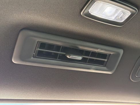 Used 2024 GMC Yukon Denali w/ Advanced Technology Package AWD/4WD image 21