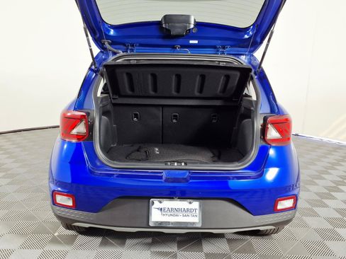 Certified 2026 Hyundai Venue SEL FWD image 8