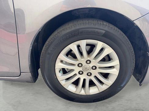 Used 2014 Toyota Sienna XLE FWD image 50