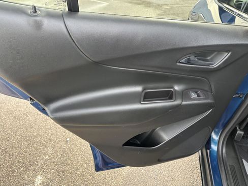 Used 2020 Chevrolet Equinox LT w/ Driver Convenience Package image 19