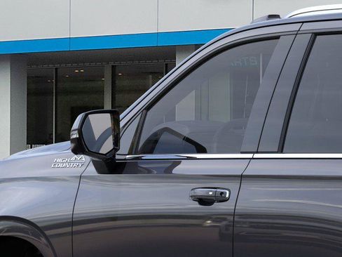 New 2026 Chevrolet Tahoe High Country AWD/4WD image 12