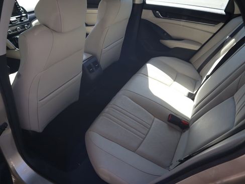 Used 2019 Honda Accord EX-L image 10