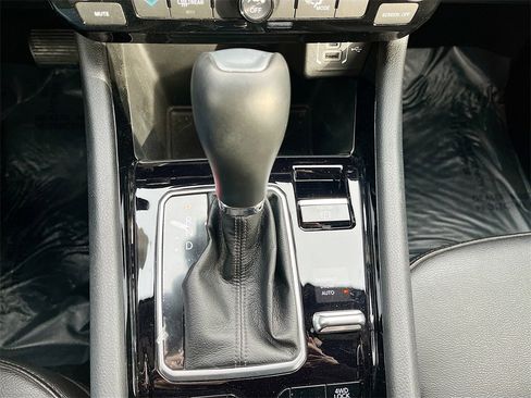 Used 2025 Jeep Compass Latitude w/ Altitude Special Edition image 16