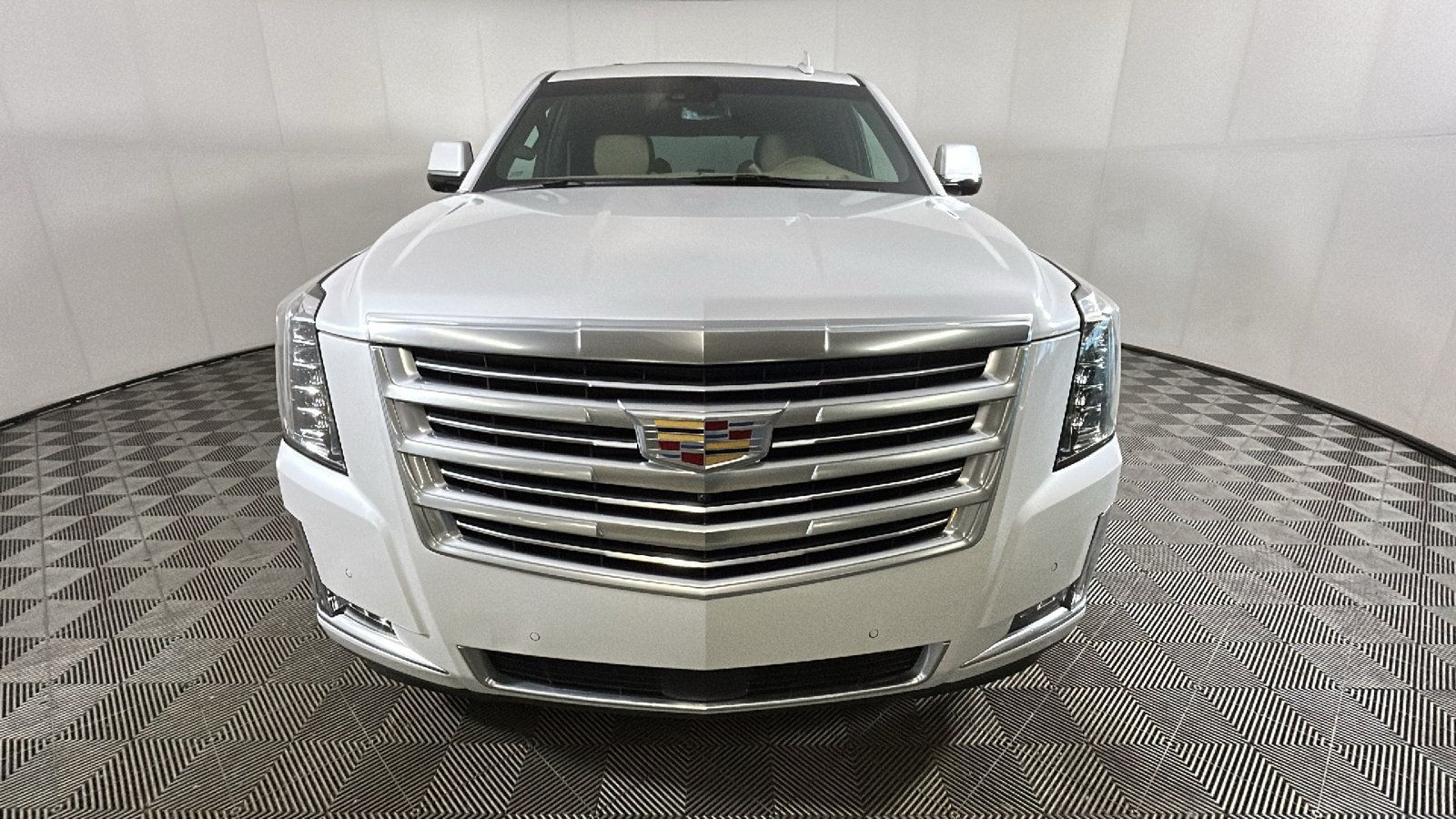 Used 2019 Cadillac Escalade Platinum RWD image 9