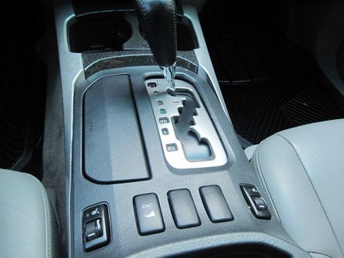 Used 2005 Toyota 4Runner Limited AWD/4WD image 13