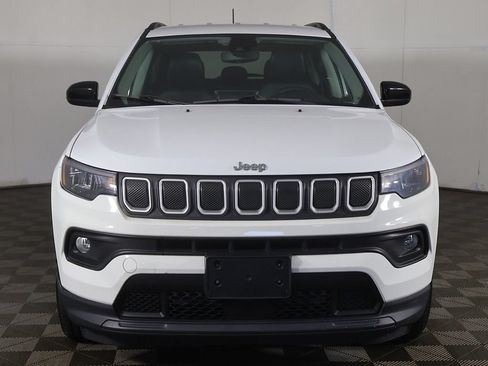 Used 2022 Jeep Compass Latitude AWD/4WD image 9