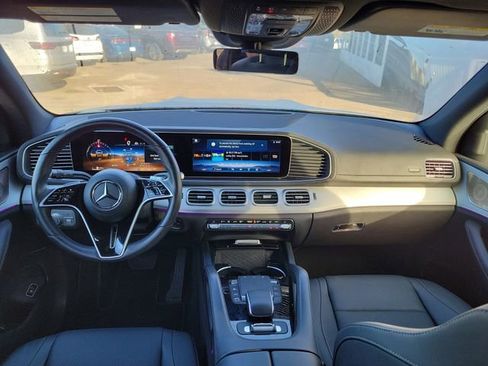 Used 2025 Mercedes-Benz GLS 450 4MATIC image 28