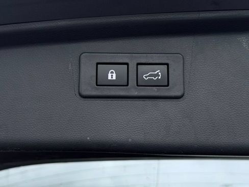 Used 2024 Subaru Outback Premium AWD/4WD image 12