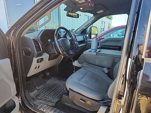 Used 2018 Ford F150 XLT w/ Equipment Group 301A Mid AWD/4WD image 11