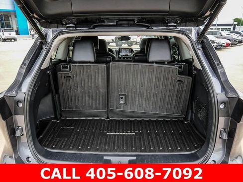 Used 2021 Toyota Highlander XLE AWD/4WD image 45