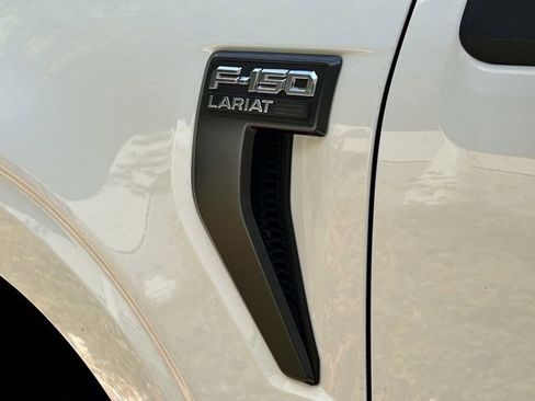 Used 2022 Ford F150 Lariat AWD/4WD image 9