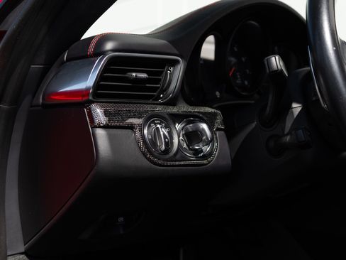 Used 2019 Porsche 911 Carrera 4 image 32