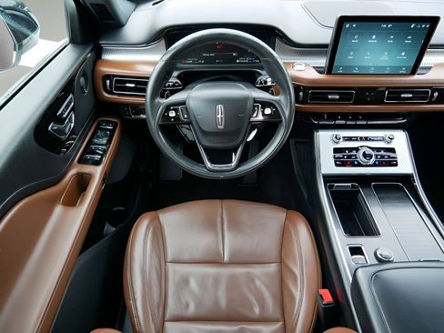 Used 2021 Lincoln Aviator Grand Touring w/ Equipment Group 301A AWD/4WD image 13