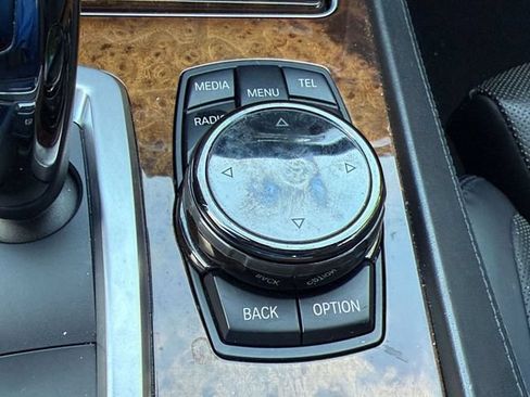 Used 2014 BMW 750i RWD image 24