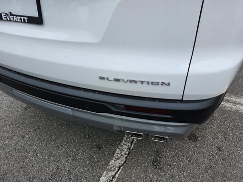 New 2026 GMC Acadia Elevation w/ Elevation Premium Package FWD image 4