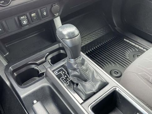 Used 2018 Toyota Tacoma TRD Off-Road image 26