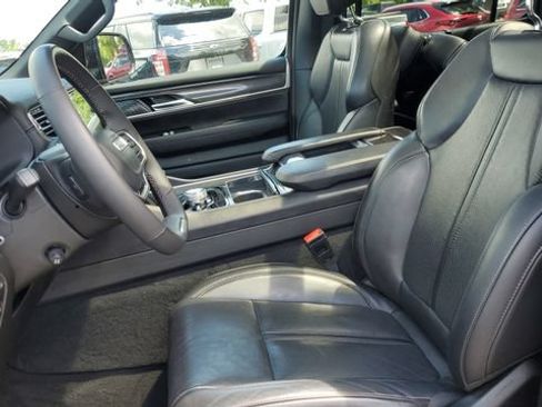 Used 2023 Jeep Wagoneer L 4WD w/ Premium Group I image 24