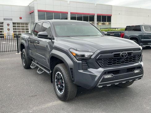 Certified 2024 Toyota Tacoma TRD Off-Road w/ TRD Off Road Upgrade Package AWD/4WD image 3