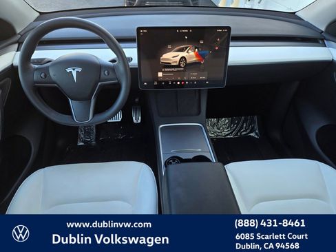 Used 2023 Tesla Model Y Long Range image 14