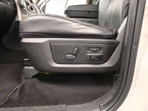 Used 2018 RAM 1500 Laramie w/ Convenience Group AWD/4WD image 16