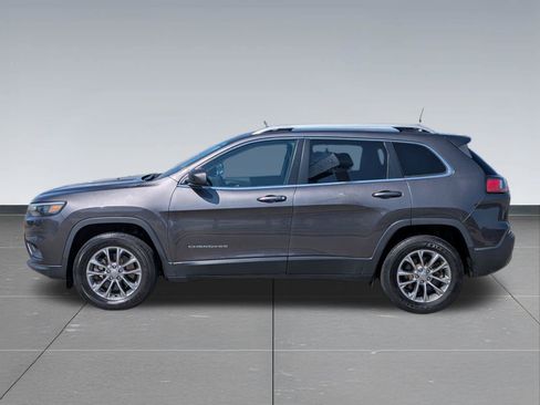 Used 2019 Jeep Cherokee Latitude Plus AWD/4WD image 2