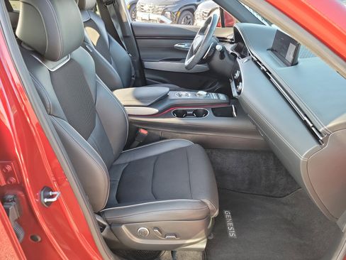 Certified 2023 Genesis GV70 2.5T w/ Sport Prestige Package image 17