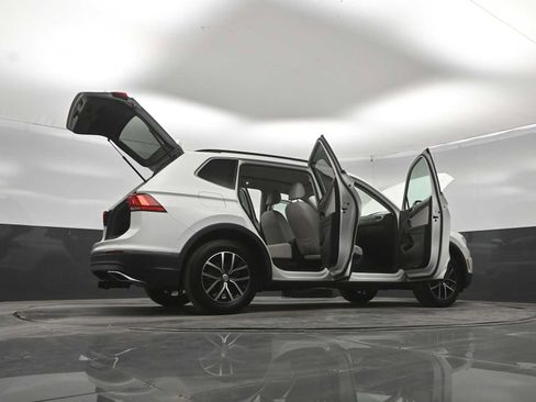 Used 2021 Volkswagen Tiguan SE w/ Panoramic Sunroof Package AWD/4WD image 42