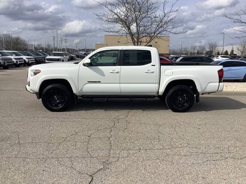 Used 2021 Toyota Tacoma SR5 w/ Technology Package AWD/4WD image 8