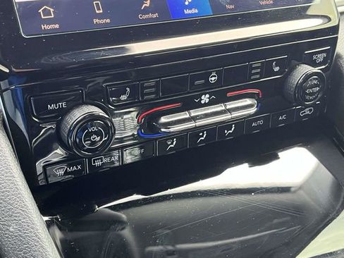 Used 2022 Jeep Grand Cherokee L Limited image 34