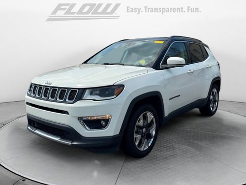 Used 2018 Jeep Compass Limited w/ Navigation Group FWD image 3